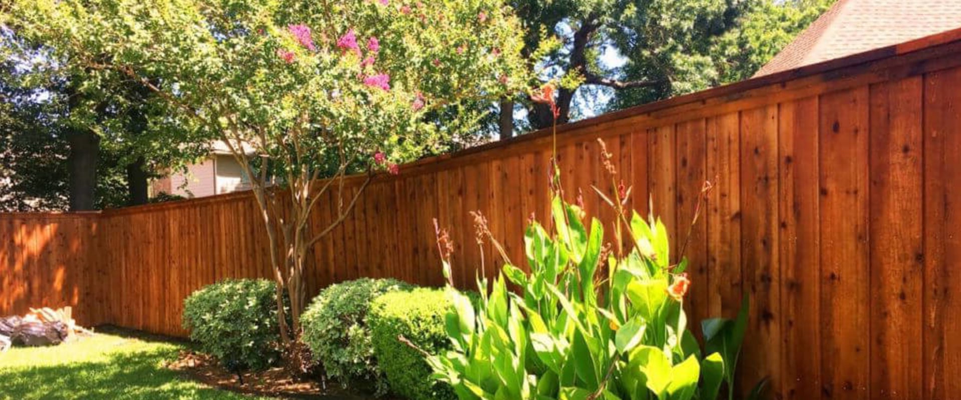 Choosing the Right Stain for Your Wood Fence