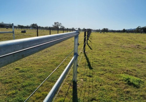 Choosing the Right Paint for Your Metal Fence